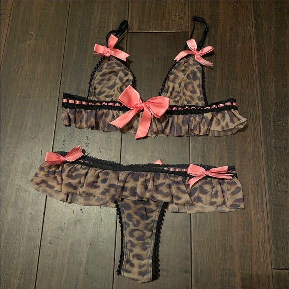 Trashy Lingerie Viola Leopard Print Ruffle Set - Picture 3 of 11